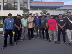 Anggota DPR Beri Bantuan dan Penghargaan kepada Penyelamat Korban KMP Tunu Pratama Jaya yang Tenggelam di Selat Bali
