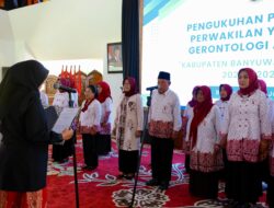 Bupati Ipuk Tegaskan Komitmen Banyuwangi Jadi Kabupaten Ramah Lansia: Rantang Kasih hingga Operasi Katarak Gratis