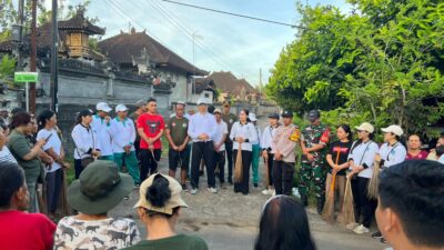 Ketua TP PKK Jembrana Ani Setiawarini Turun Langsung Pimpin Aksi Nyata Kebersihan Lingkungan